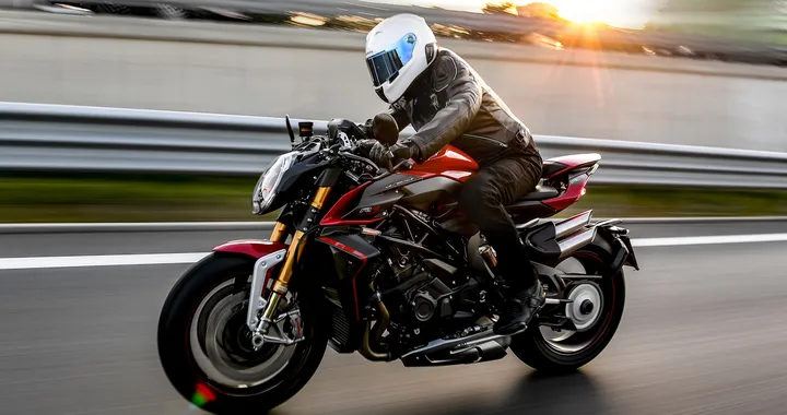 MV Agusta Brutale 1000 RR: 208 cv, ma docili. Si può?