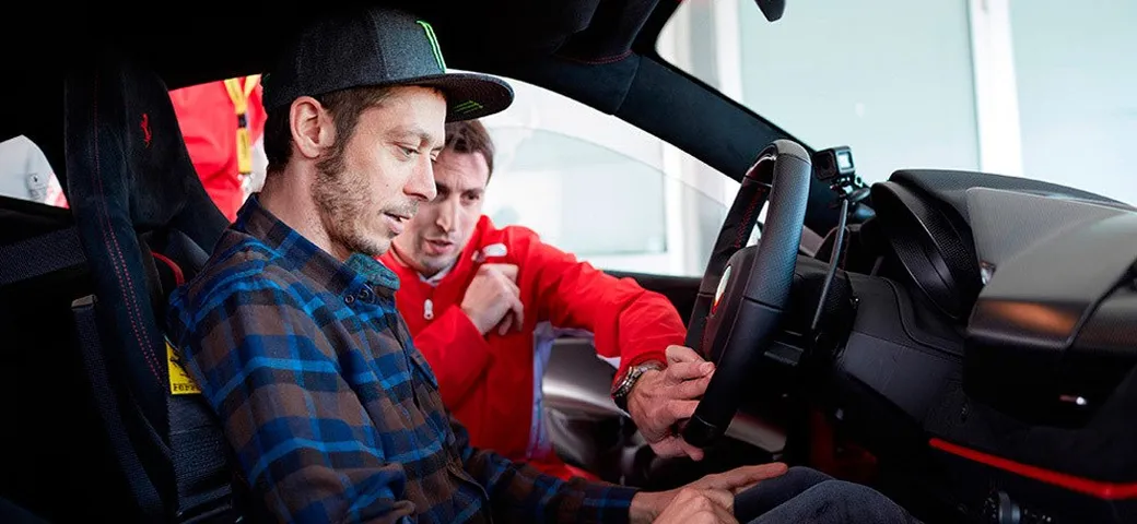 Valentino Rossi prova la Ferrari 488 Pista a Fiorano