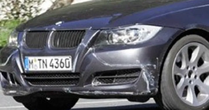 Foto-spia: BMW 335i 4 porte facelift