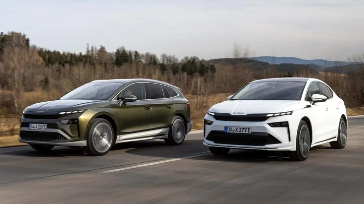 Skoda Enyaq ed Elroq si rinnovano con Android, Plug & Charge e guida one pedal