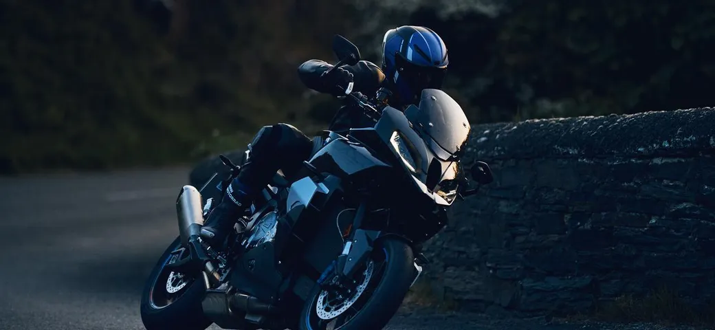 BMW M 1000 XR: svelato il nuovo prototipo di moto sportiva [FOTO e VIDEO]