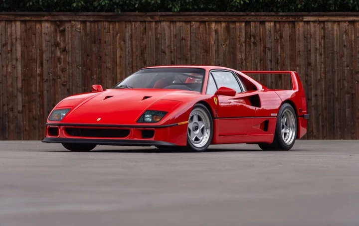 Ferrari F40: venduta all'asta per 3,1 milioni in 64 secondi