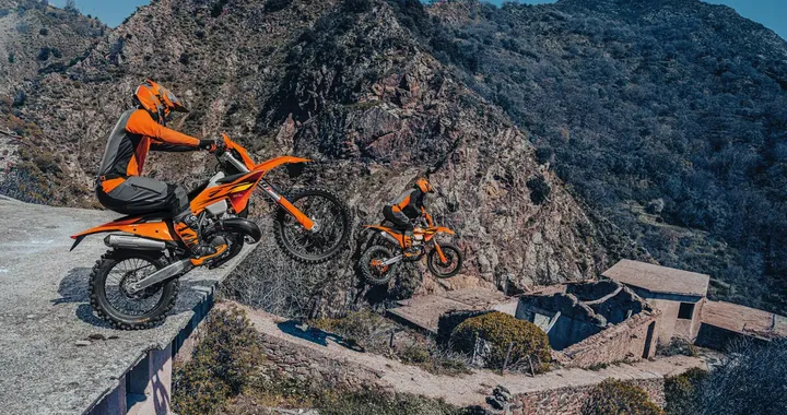 Più leggere, più aggressive, più KTM: la gamma Enduro 2026 è realtà
