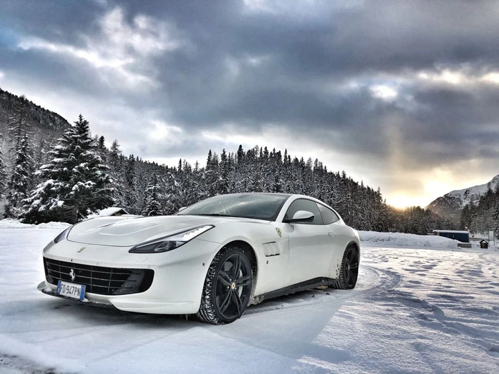 Ferrari GTC4Lusso: fascino dalle elevate prestazioni [Video]
