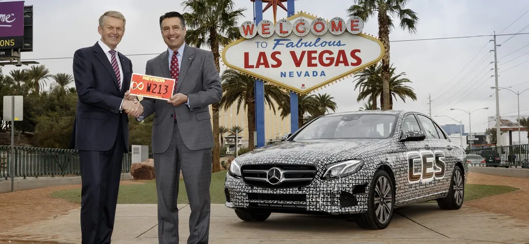 La Mercedes Classe E è la prima auto autorizzata alla guida autonoma