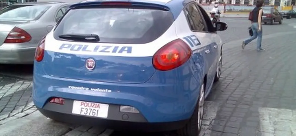 Roma: anziano muore per infarto, in tasca ha chiavi di Ferrari, Mercedes, Cadillac e 300mila euro