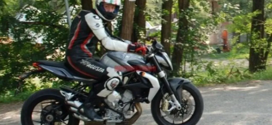 MV Agusta Brutale 675 2012: prima foto spia