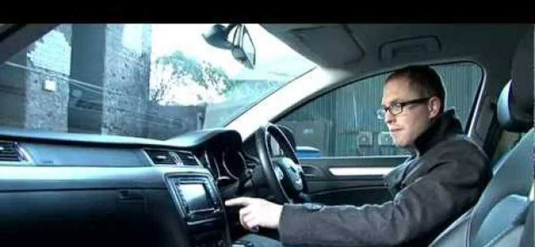 Fifth Gear: Skoda Superb Wagon contro Mercedes Classe E S.W.