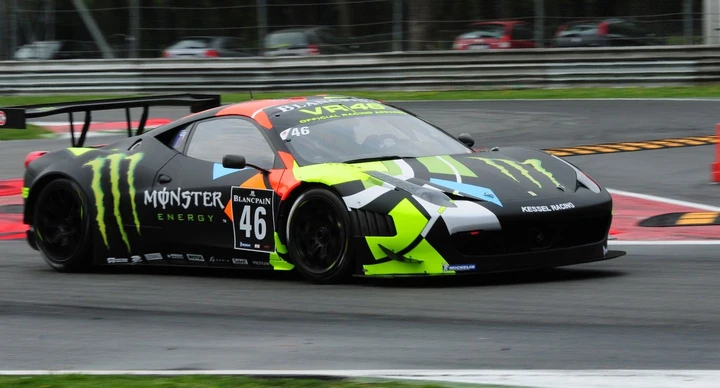 Valentino Rossi salta il Monza Rally Show: correrà ad Abu Dhabi con una Ferrari