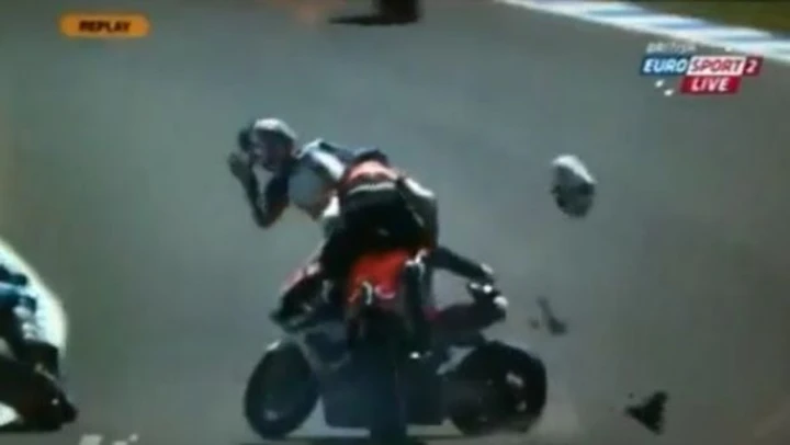 Moto2: Marquez penalizzato per aver tamponato Wilairot, partirà ultimo. Mondiale a rischio