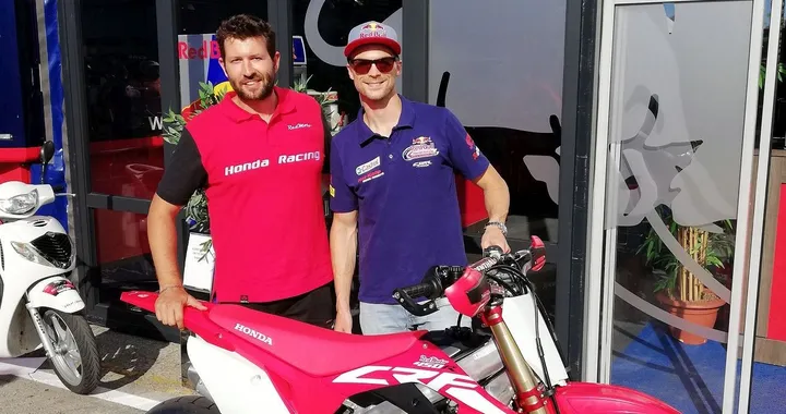 WSBK: Leon Camier si allena con Honda RedMoto