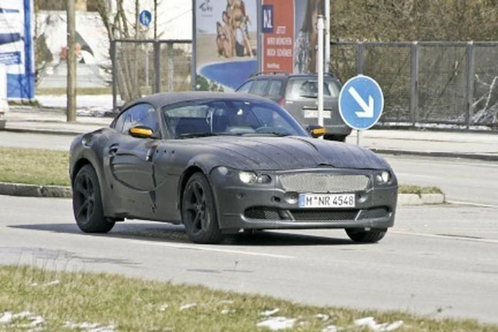 Foto spia: nuova Bmw Z4 con tetto rigido