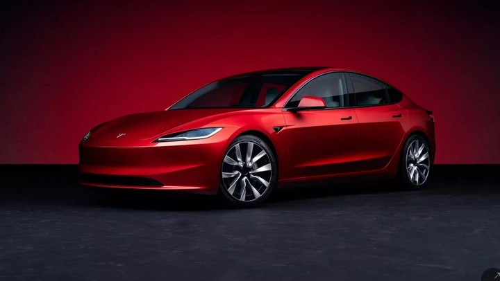 Nuova Tesla Model 3 Long Range: autonomia record e prestazioni rinnovate