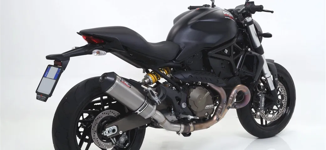 Giannelli: scarichi per Ducati Monster e Suzuki DR600R
