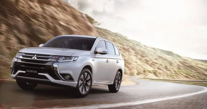 Arriva il restyling del Mitsubishi Outlander PHEV