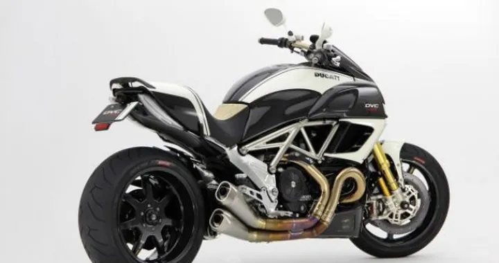 Special: Ducati Diavel DVC Motocorse