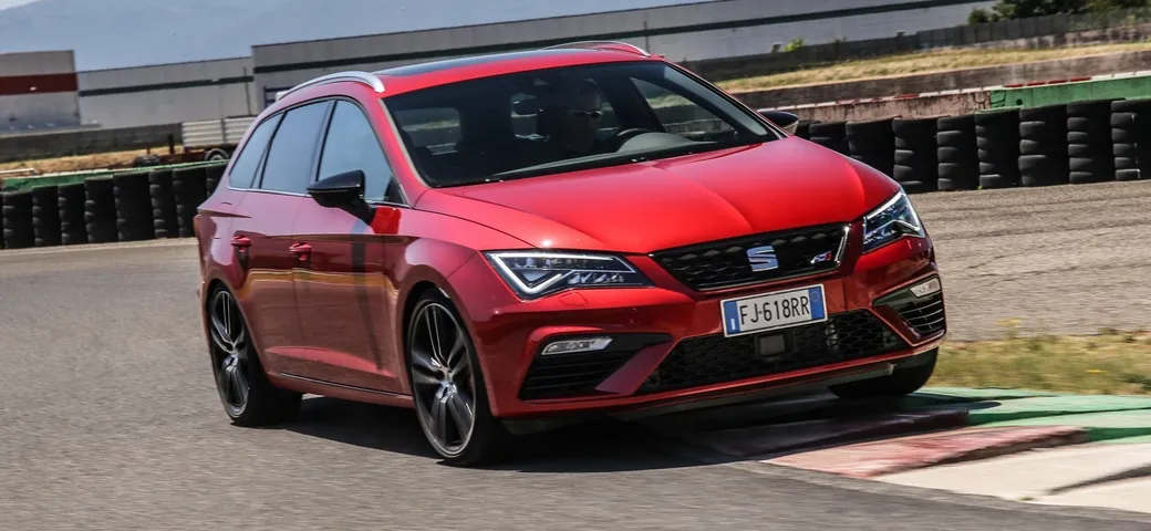 Seat Leon Cupra ST: video prova in pista e su strada