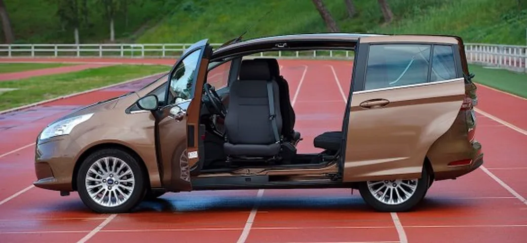 Ford B-Max: sedile girevole per agevolare le persone con capacità motorie limitate