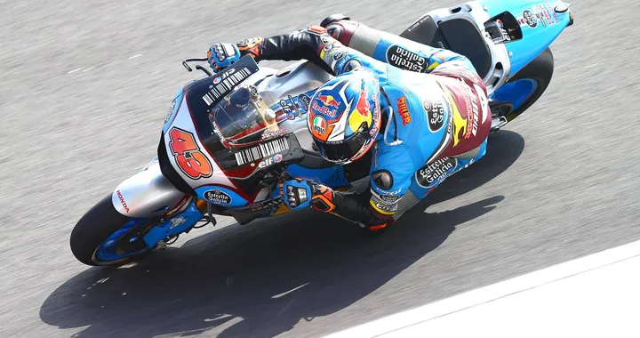 MotoGP Sepang 2016: a Marquez le FP1 'asciutte', Miller svetta nelle FP2 [Foto]