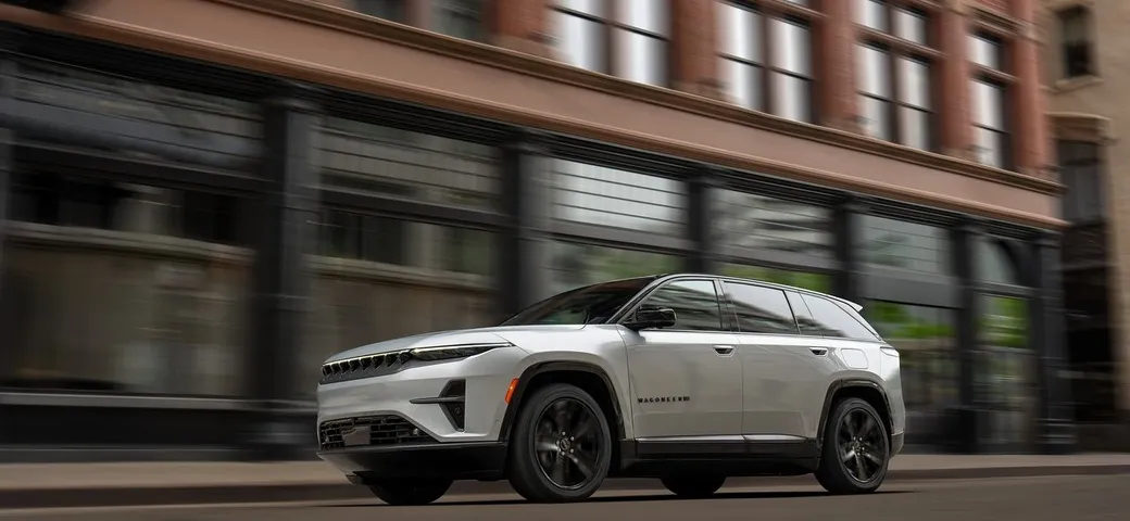 Jeep Wagoneer S: il nuovo SUV elettrico di lusso per il mercato globale [VIDEO]