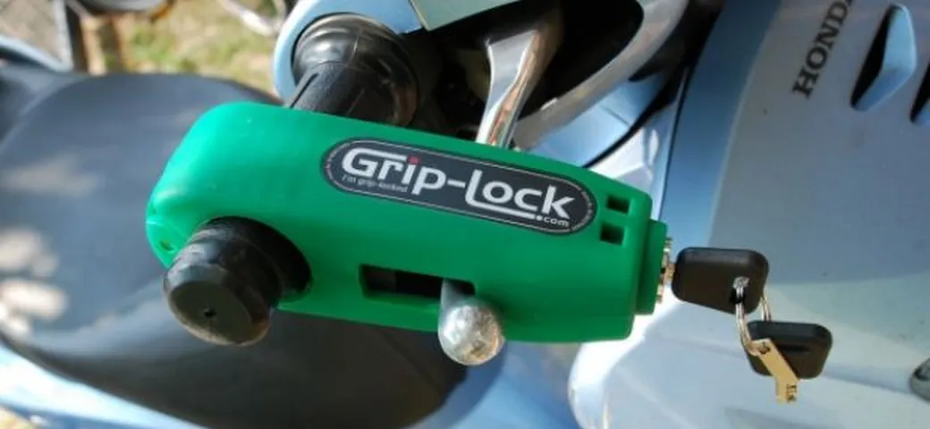 GRIP-LOCK, sistema di sicurezza blocca acceleratore/freno