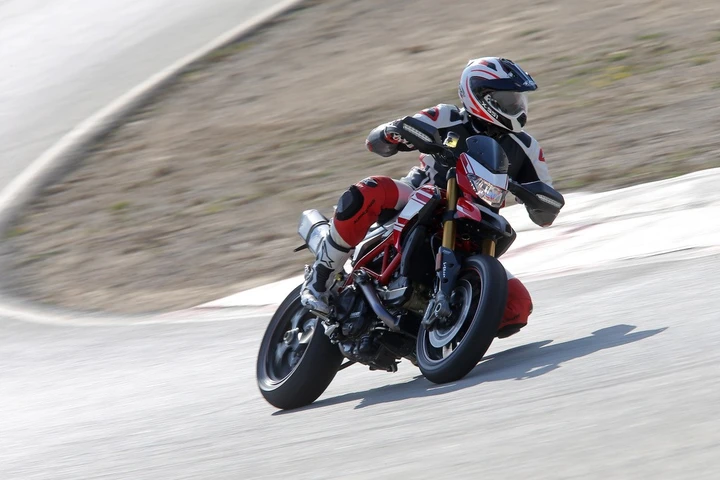 Ducati Hypermotard 939 e 939 SP: primo contatto