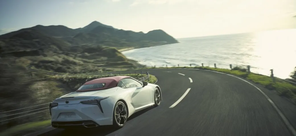 Lexus LC Hokkaido Edition, versione speciale nata tra i vulcani