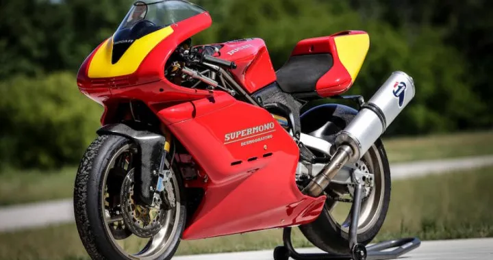 Ducati Supermono: un esemplare all'asta a più di 100.000 dollari