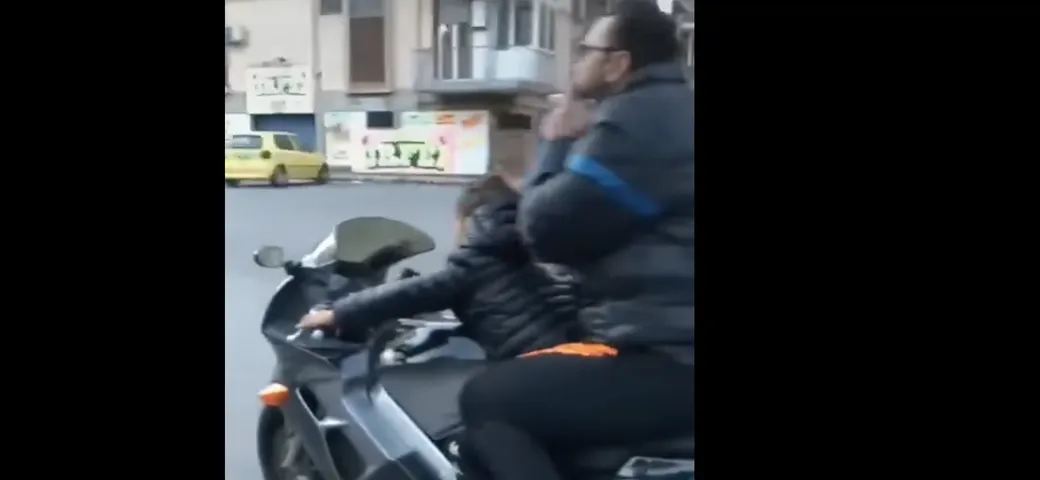 Palermo: bambino in moto senza casco e in compagnia di un adulto (Video)