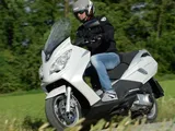 Peugeot Scooters: listino 2014, scende il prezzo del Satelis 300