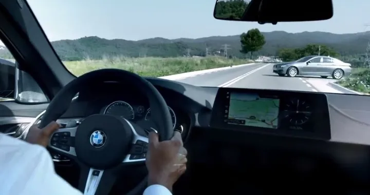 La guida semi autonoma della BMW Serie 5 2017 [Video]