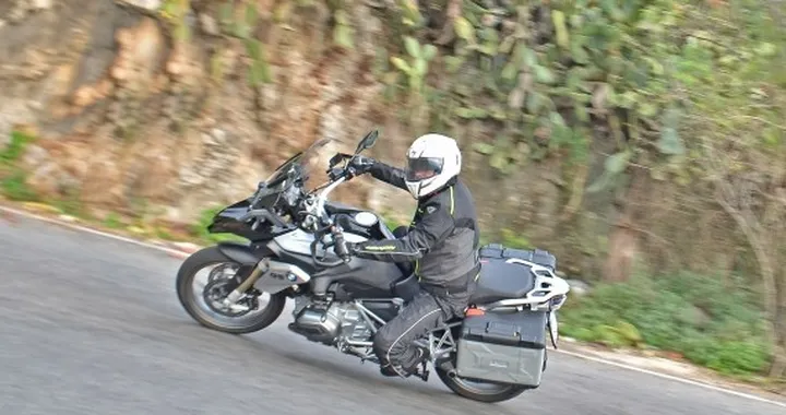 BMW R 1200 GS MY 2015: il nostro test su strada