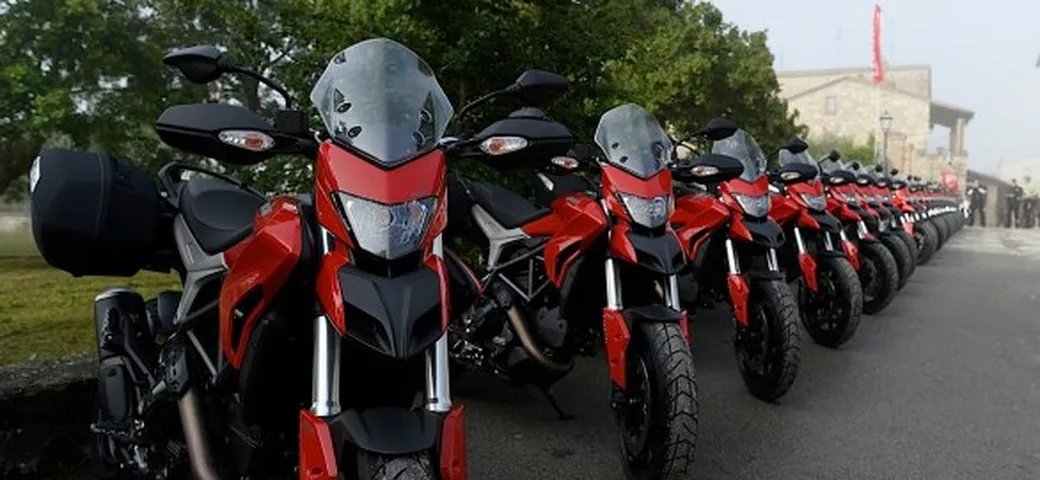 Ducati Hyperstrada: tua a 155 euro al mese fino al 31 Luglio
