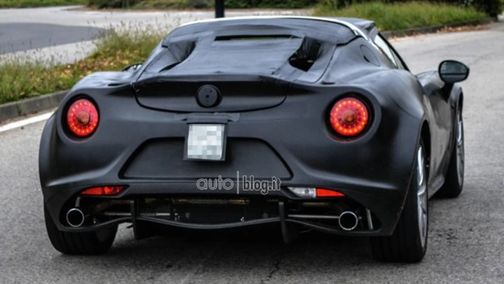 Alfa 4C Spider: informazioni e prime foto spia