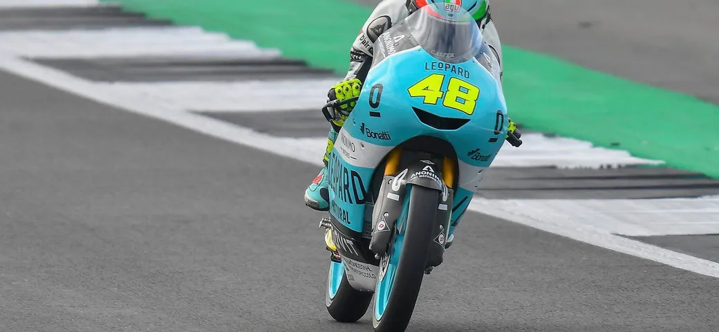 Moto3-show: la “prima” di Dalla Porta. Ko del Bez. Martin torna leader