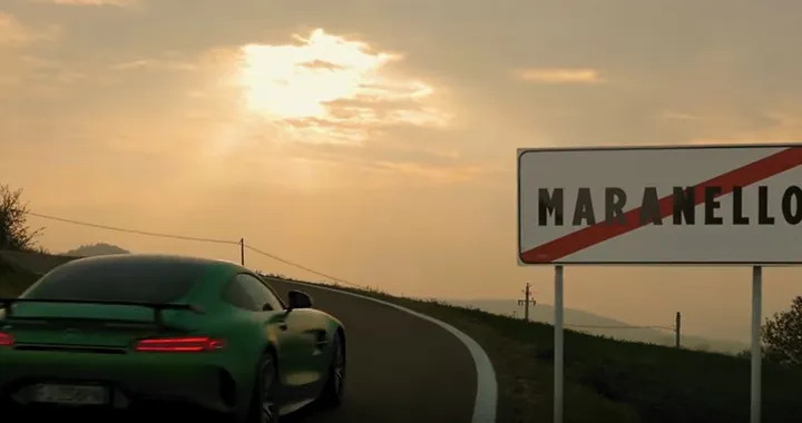 Mercedes a Maranello: omaggio o presa in giro? [Video]