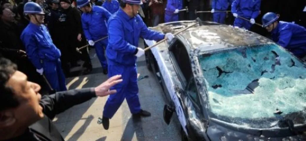 Lamborghini: una Gallardo distrutta a martellate in Cina per protesta