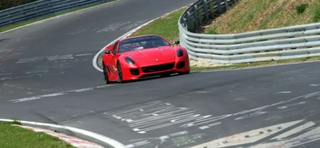 Ferrari 599XX: 6:58.16 minuti per il nuovo record del Nurburgring