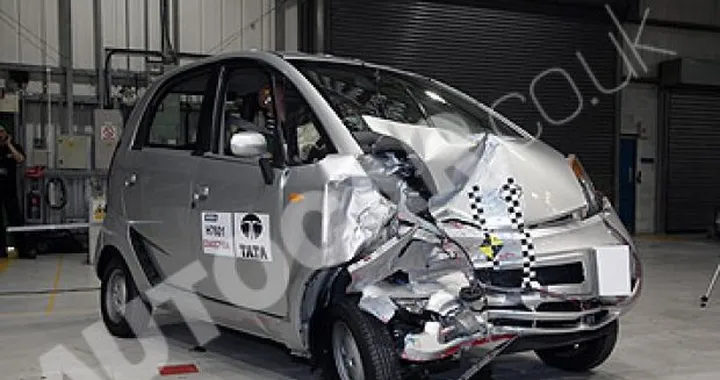 Tata Nano: superati i primi Crash Test in Inghilterra