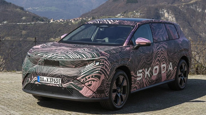 Skoda Peaq, il SUV da famiglia 7 posti con oltre 600 km di autonomia