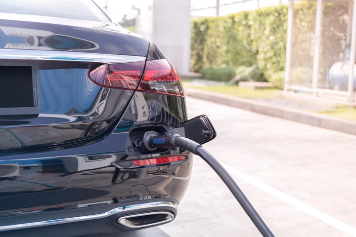 Ibride plug-in, il consumo reale è tre volte quello dei dati dichiarati