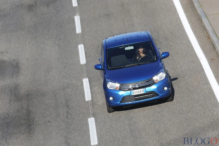 Suzuki lancia il suo primo diesel: ha 2 cilindri e 48 CV