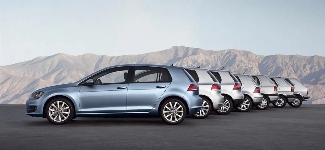 Volkswagen Golf: il mito tedesco compie 45 anni