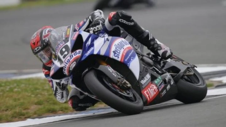 WSBK: Ben Spies ed il team Yamaha Superbike tentano il sorpasso a Brno