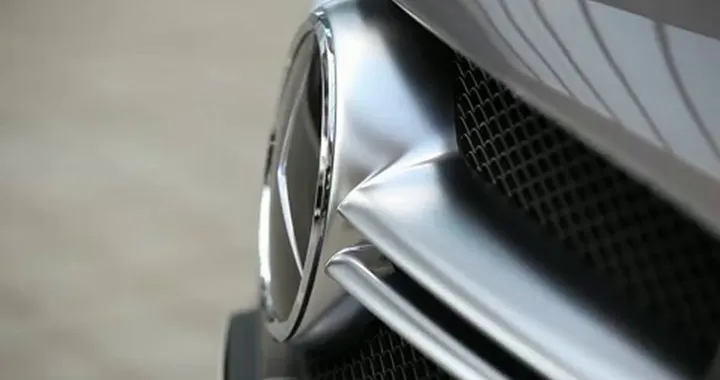 Mercedes A 45 AMG e MV Agusta F3 800