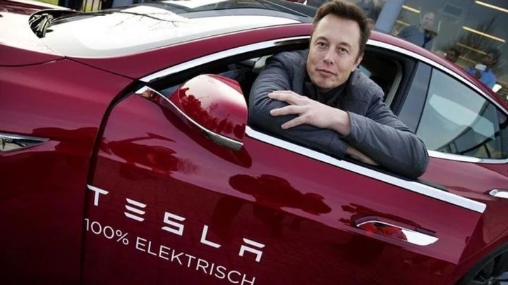 Tesla: polemiche per l'apertura del nuovo showroom in Cina