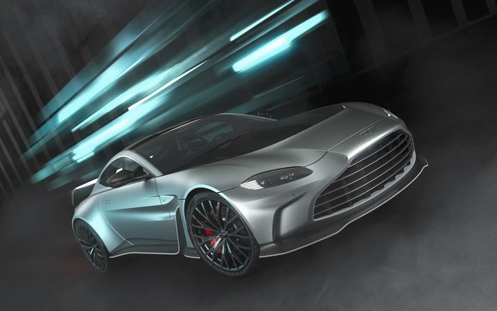 Nuova Aston Martin Vantage V12: l'ultima 12 cilindri