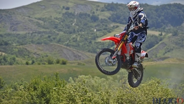 Beta RR MY 2016: il video-test di Motoblog