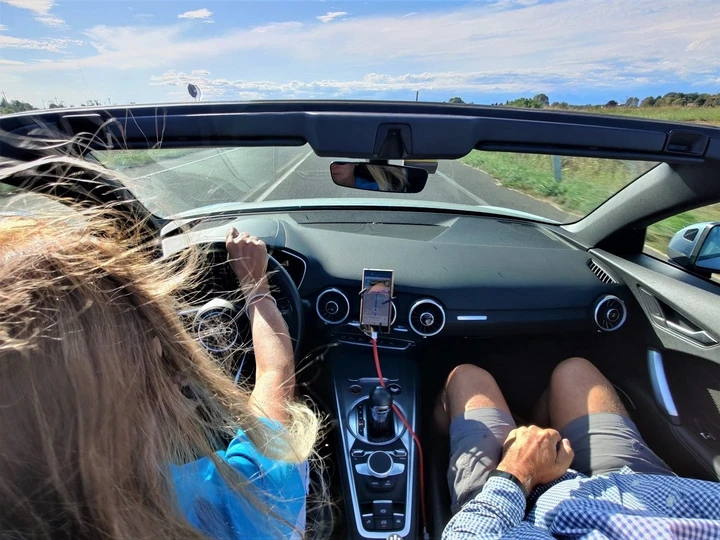 Guidare in estate con il caldo: consigli per viaggi sicuri in auto
