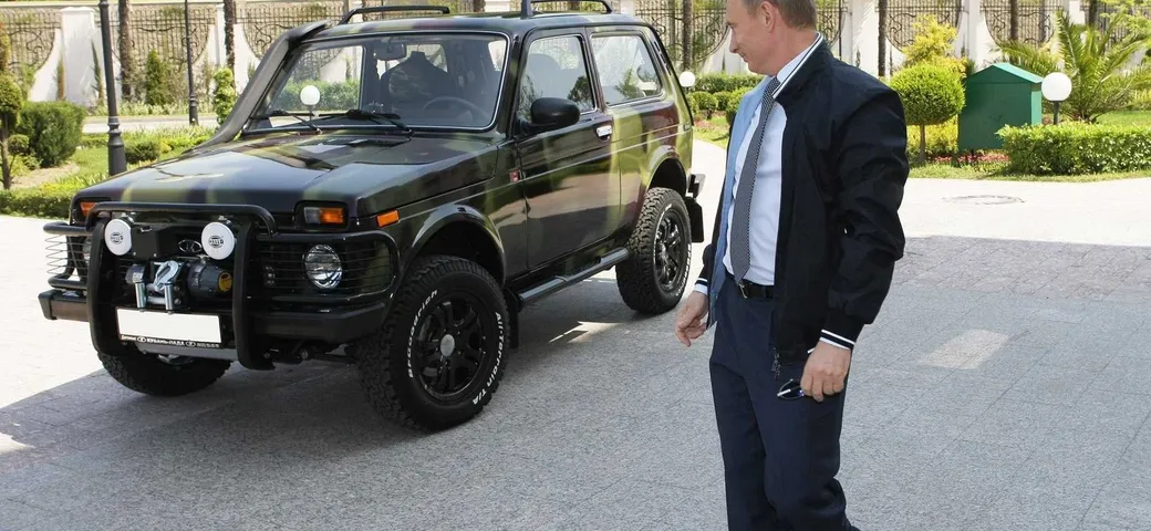 Le auto di Putin: solo 2 Gaz ed una Lada Niva nel suo garage